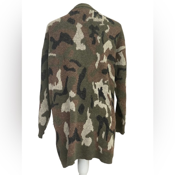 Lulus Jumbo Camouflage Cardigan Size Small - Picture 3 of 7